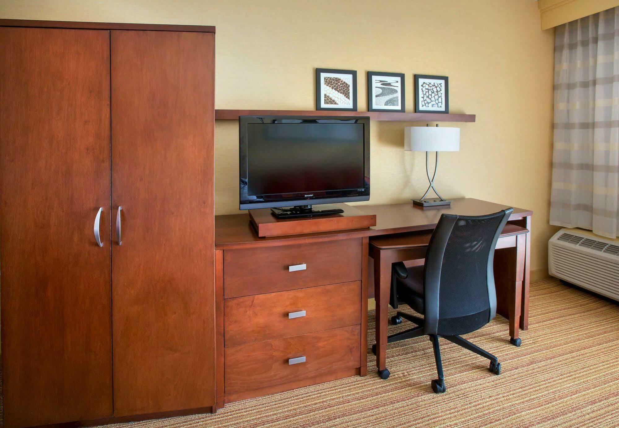 Courtyard By Marriott Mahwah Hotel Eksteriør billede